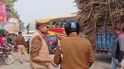 कुशीनगर: ट्रेक्टर ट्राले की चपेट में आए बुलेट सवार, एक कि मौके पर मौत दूसरा गंभीर