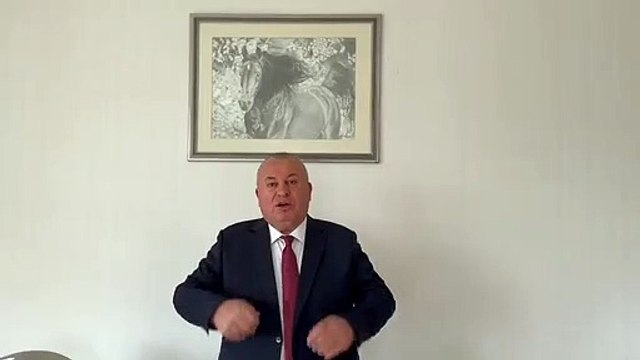 Cemal Enginyurt milletimize hayırlı olsun diyerek paylaştı