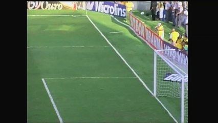 Há dez anos, Ronaldo acabava com o Santos na Vila Belmiro