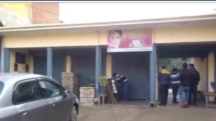 बाराबंकी: जीएसटी टीम की सूचना से दुकानदारों में मचा हड़कम्प, दुकाने की बन्द,देखें पूरा विडियो