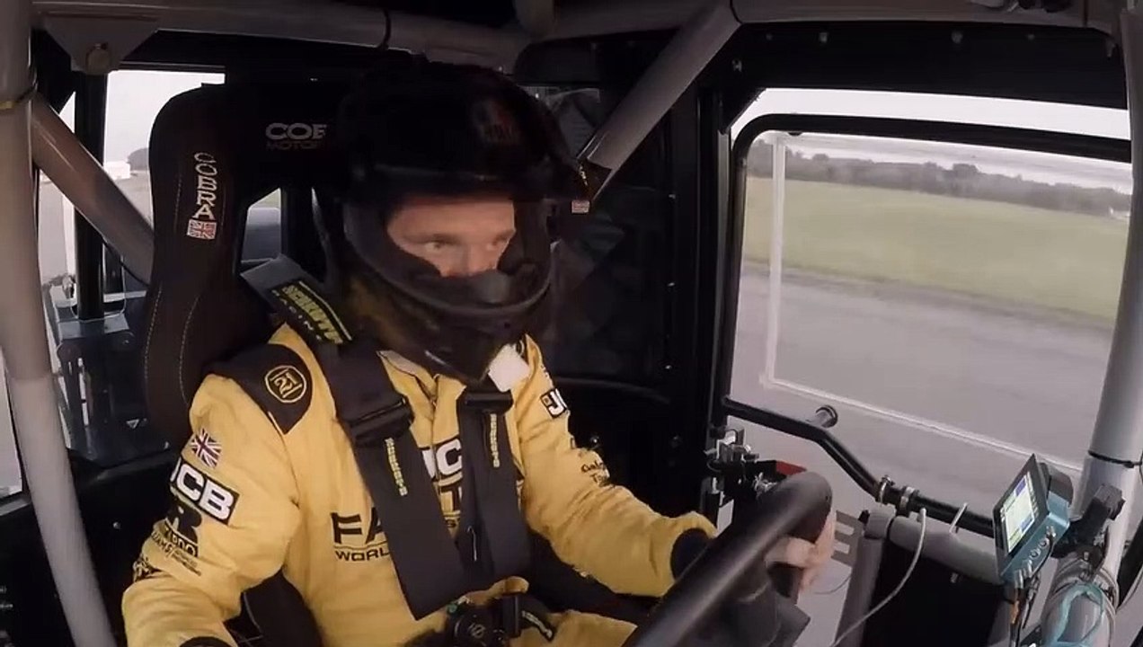 JCB Fastrac أسرع جرار في العالم  أسرع من بعض السيارات الرياضية