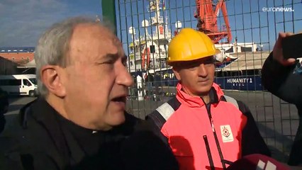 La salvezza a Bari per i 261 migranti della Humanity 1
