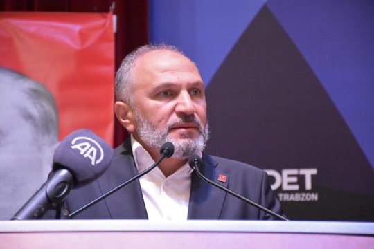 Saadet Partisi YİK Üyesi Mustafa Kamalak, partisinin Trabzon il kongresine katıldı