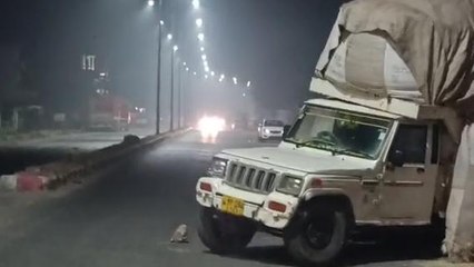 सिंगरौली: तेज रफ्तार ओवरलोड वाहन हुआ अनियंत्रित बड़ी घटना टली