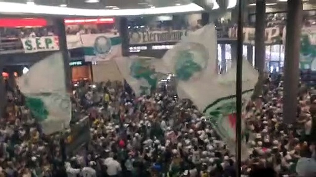 Torcida Palmeiras aeroporto