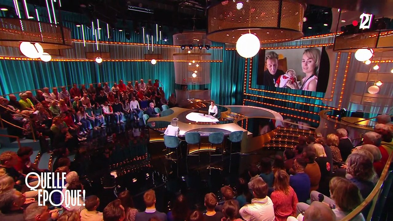 Laeticia Hallyday parle du troisième enfant qu'elle devait adopté avec Johnny dans "Quelle époque!" sur France 2.