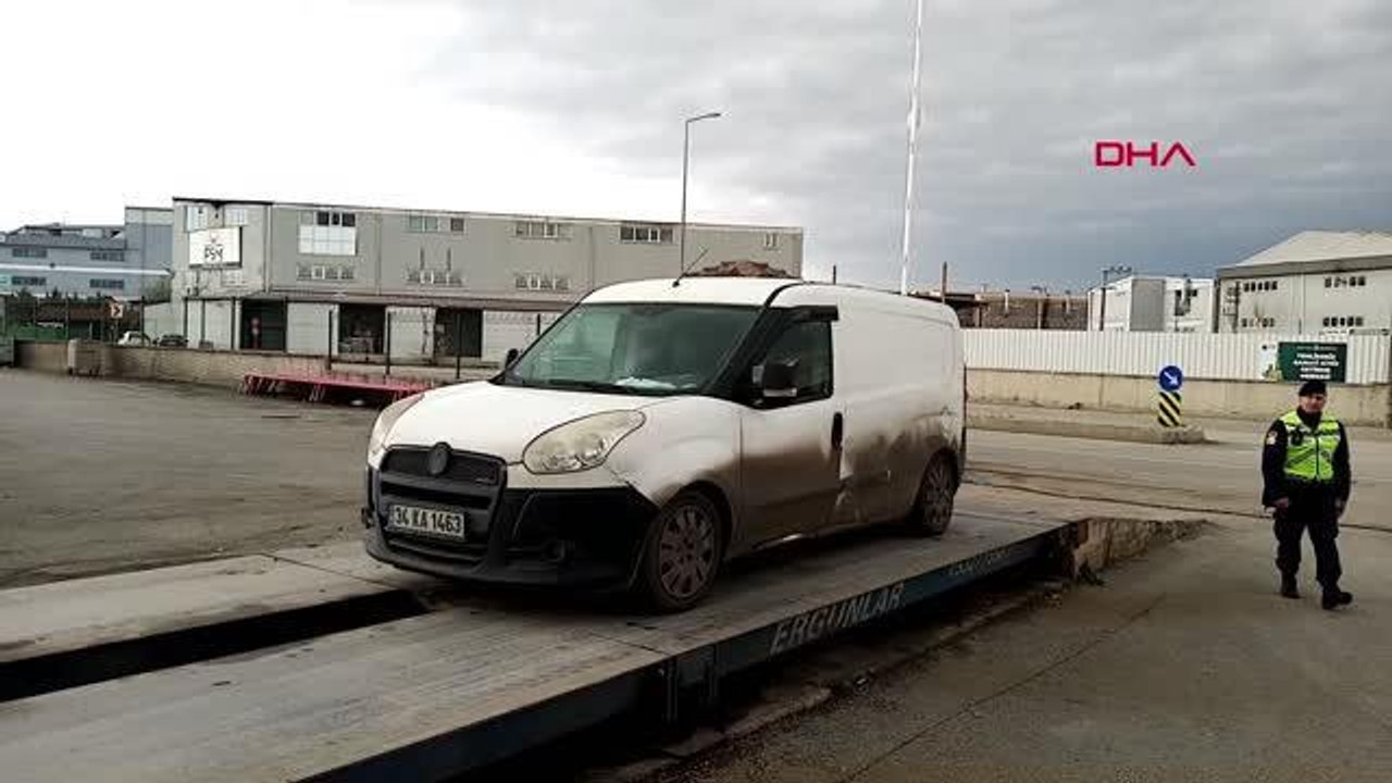 DURDURULAN ARAÇTA 700 KİLO KAÇAK SAKATAT ELE GEÇİRİLDİ, SÜRÜCÜ GÖZALTINDA