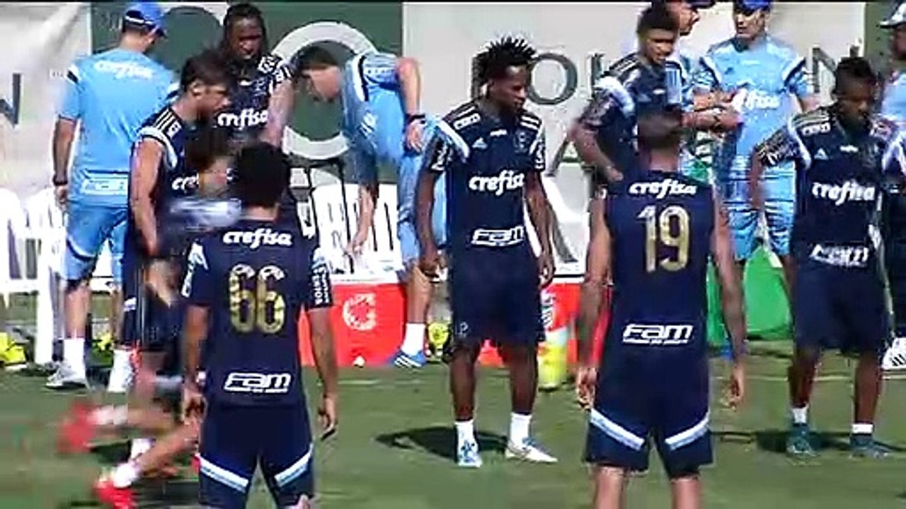 Palmeiras encerra treinos em Atibaia para jogo decisivo pelo G-4 contra o Furacão