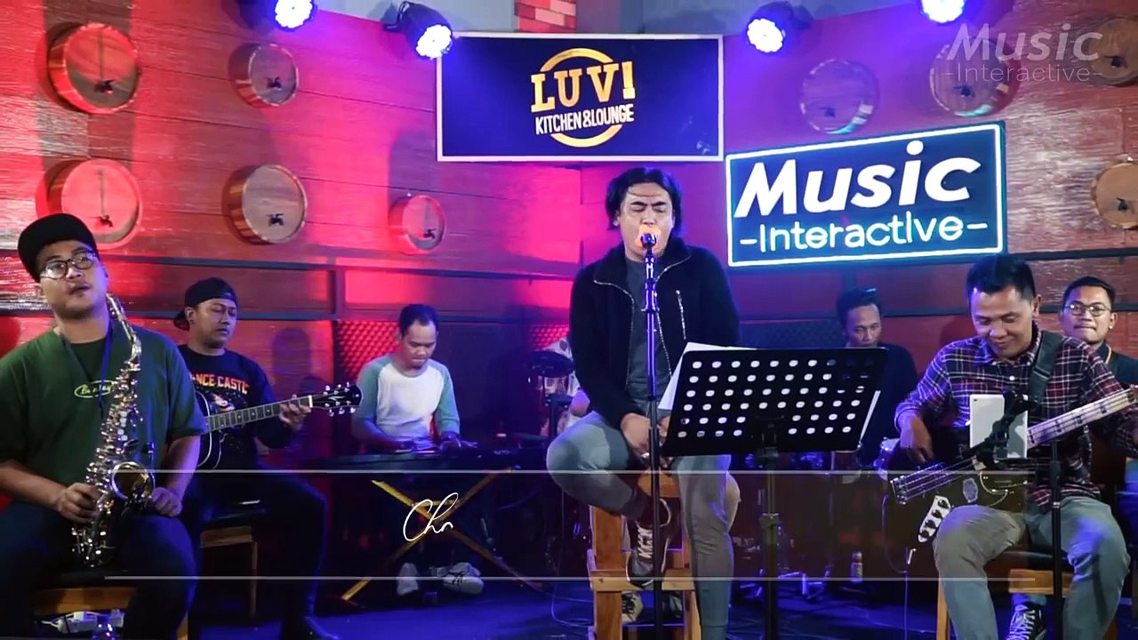 Charly Van Houten - Mandek Nangis (Official Live Music)