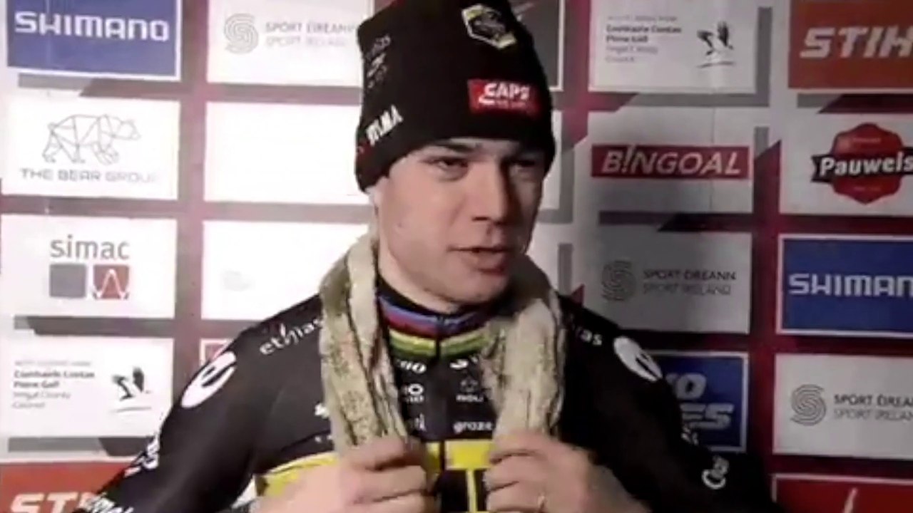 Cyclo-cross - Coupe du Monde - Dublin 2022 - Wout van Aert received the infamous 'Dublin Cloth'