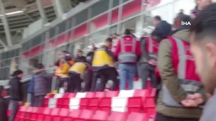 Tribünde kalp krizi geçirdi, hayatını kaybetti
