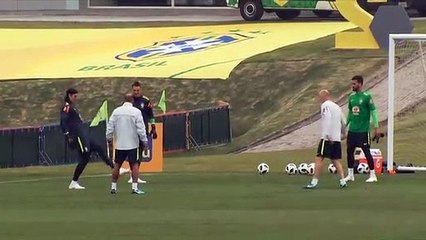 Veja imagens do treino de goleiros da Seleção Brasileira