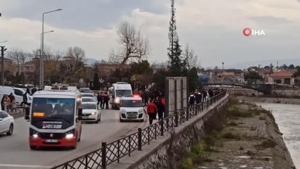 İki grup arasında çıkan tartışmada kan aktı: Kafasından vuruldu