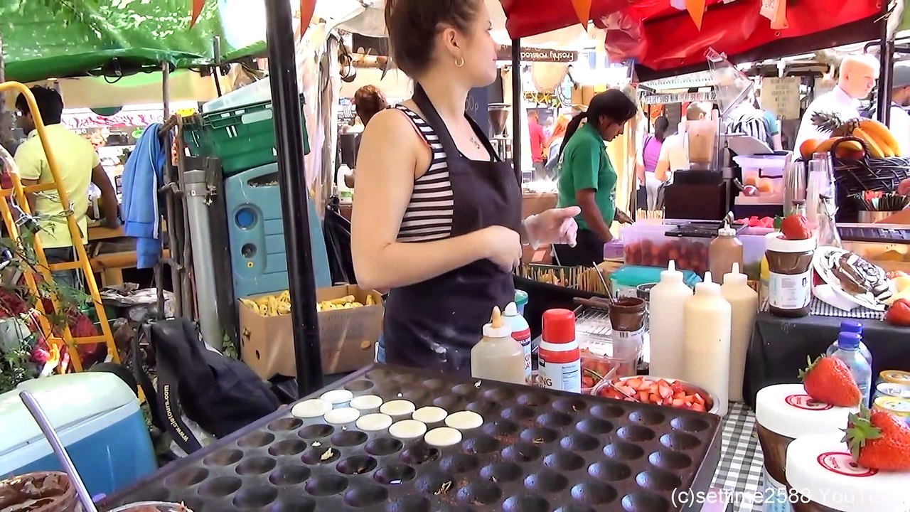 London Street Food. Cooking Sweet Dutch Pancakes
