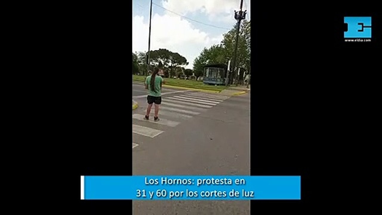 Piquete de vecinos en 60 y 31: piden que vuelva la luz en un sector de Los Hornos