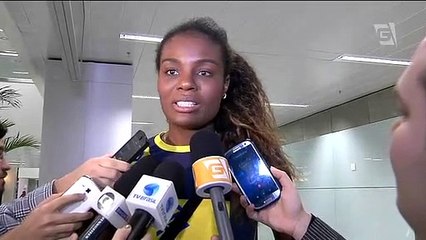 Seleção feminina de vôlei desembarca em Guarulhos