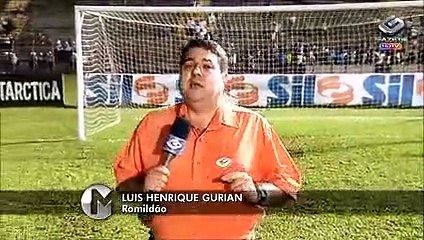 Aliviados, jogadores do Santos comemoram classificação