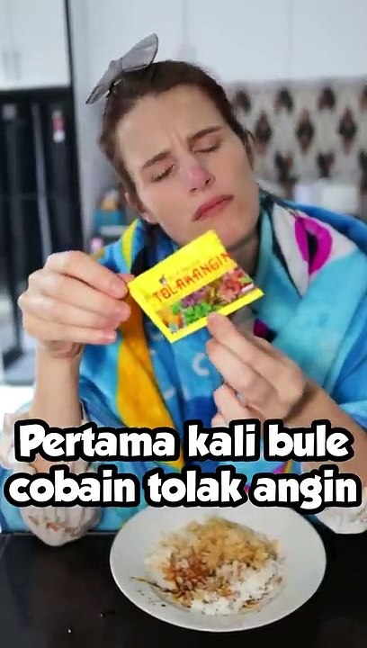 KOCAK_PERTAMA_KALI_BULE_COBAIN_TOLAK_ANGIN_#shorts_#indonesia_#lucu_#komedi
