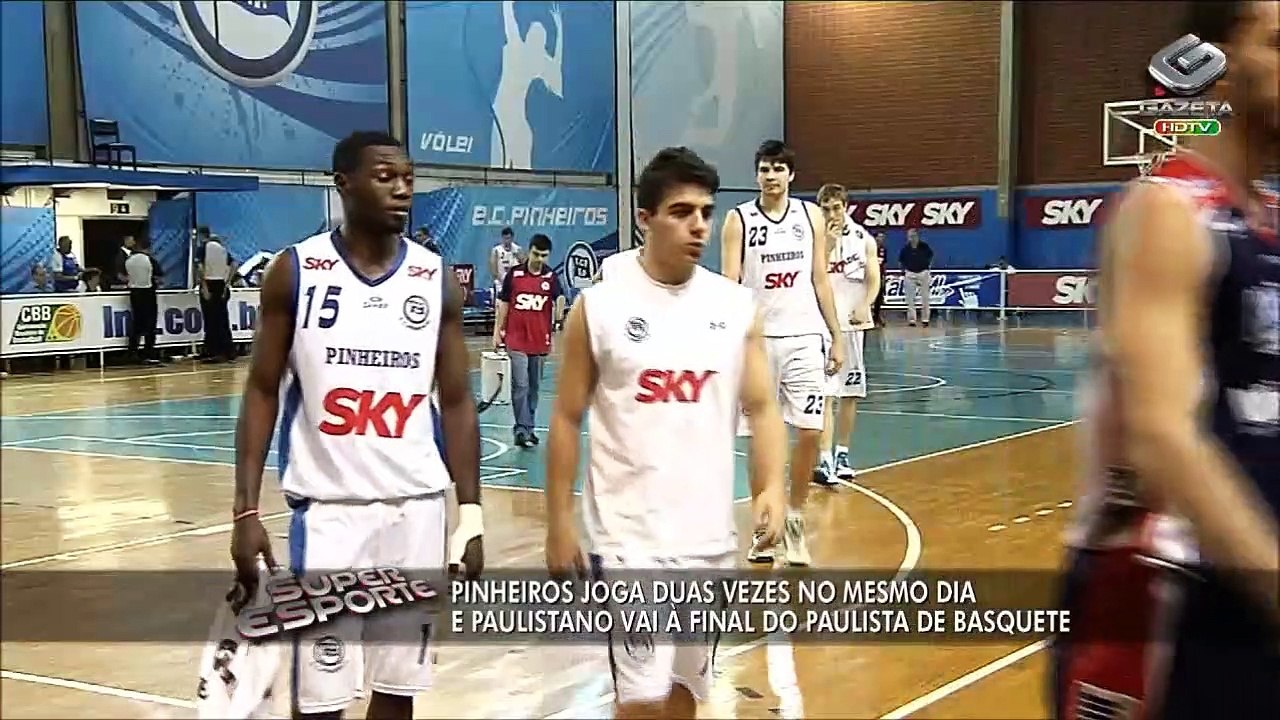 Sob protestos, Pinheiros joga duas vezes no mesmo dia