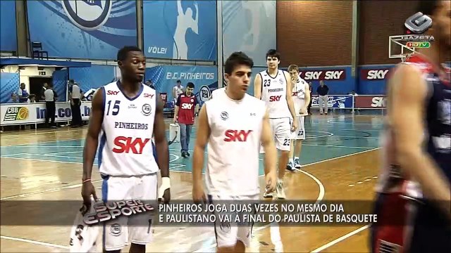 Sob protestos, Pinheiros joga duas vezes no mesmo dia