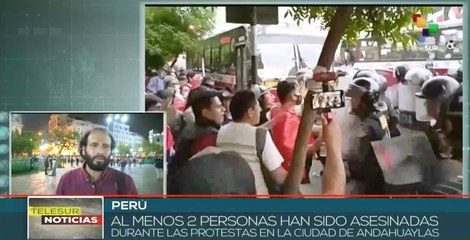 Fuerzas policiales peruanas reprimen a manifestantes en las cercanías del Congreso