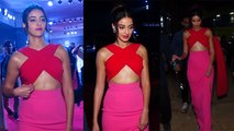 ITA AWARD 2022: Ananya Pandey Pink Red Outfit में चलना हुआ मुश्किल Video Viral|Boldsky*Entertainment
