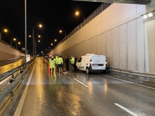Aracına yakıt takviyesi yaparken otomobil çarpan sürücü öldü