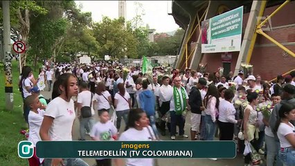 Torcedores se reúnem na Arena Condá e no estádio do Atlético Nacional em gesto de solidariedade