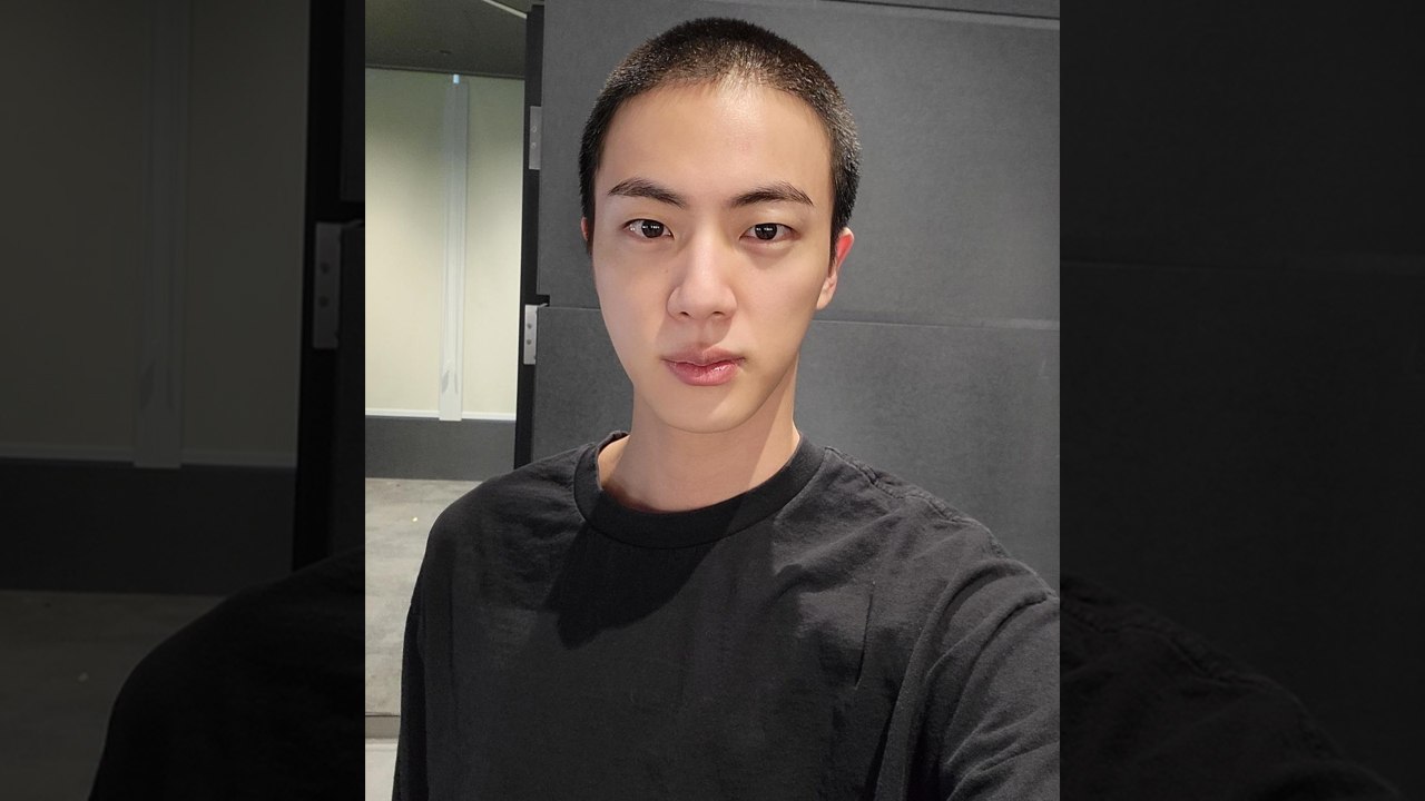 BTS 진, 입대 전 짧은 머리 사진 공개 / YTN