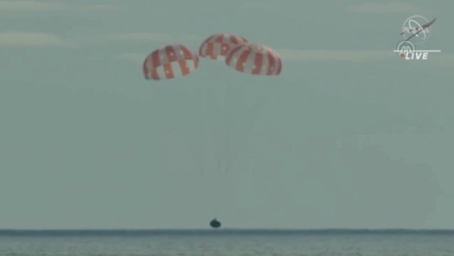 NASA'nın Ay'a dönüş programının test aracı Orion, Ay'ın yörüngesinden Dünya'ya döndü