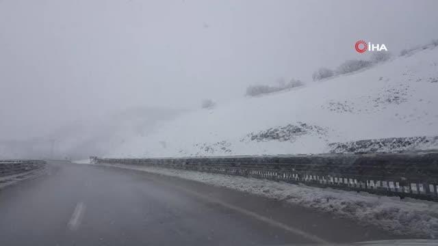 Erzincan'ın yüksek kesimlerinde kar yağışı