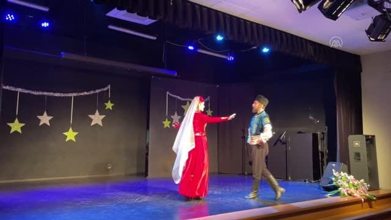 Polonyalı Tatarlar kültürlerini vokal ve dans gruplarıyla koruyor