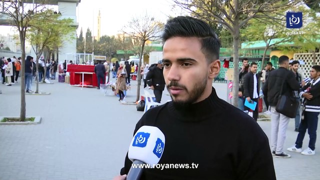 طلبة يرفضون زجّ وسائل التواصل الاجتماعي بالواجبات الدراسية
