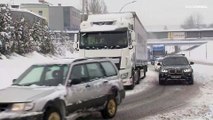 Winterwetter bringt Schneechaos und Verkehrsstörungen