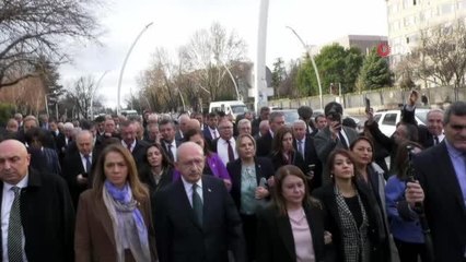CHP lideri Kemal Kılıçdaroğlu Adalet Bakanlığı'na yürüdü