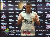 Atacante Elton é apresentado oficialmente pelo Corinthians