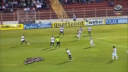 Com dois de Fabuloso, São Paulo vence e segue isolado na liderança