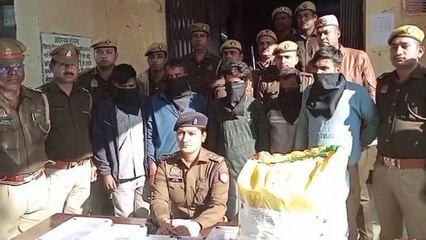 हाथरस: ज्वैलरी शॉप में हुई चोरी की घटना का पुलिस ने किया खुलासा