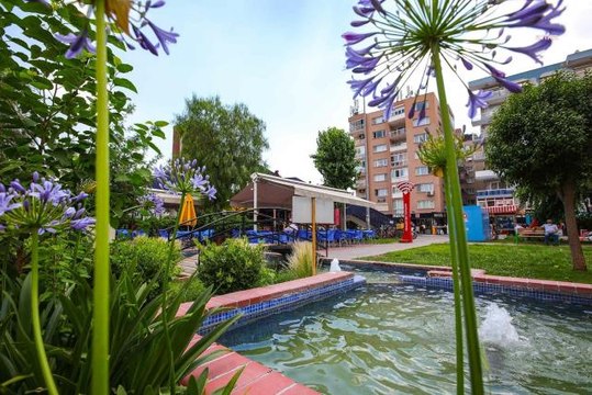 Bayraklı Belediyesi İlçeye Yeşil Alanlar Kazandırmaya Devam Ediyor