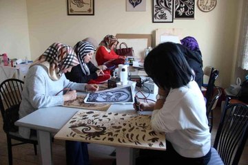 Sosyal aktivite arayışında olanlar Aziziye Halk Eğitimi Merkezi'nin yolunu tutuyor