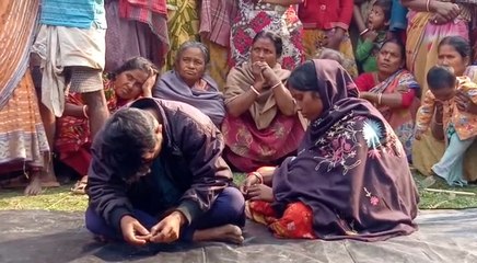 বালুরঘাটে সালিশি সভায় স্বামী  নিজের স্ত্রীর আবার বিবাহ দিলেন  প্রেমিককের সঙ্গে| Oneindia Bengali