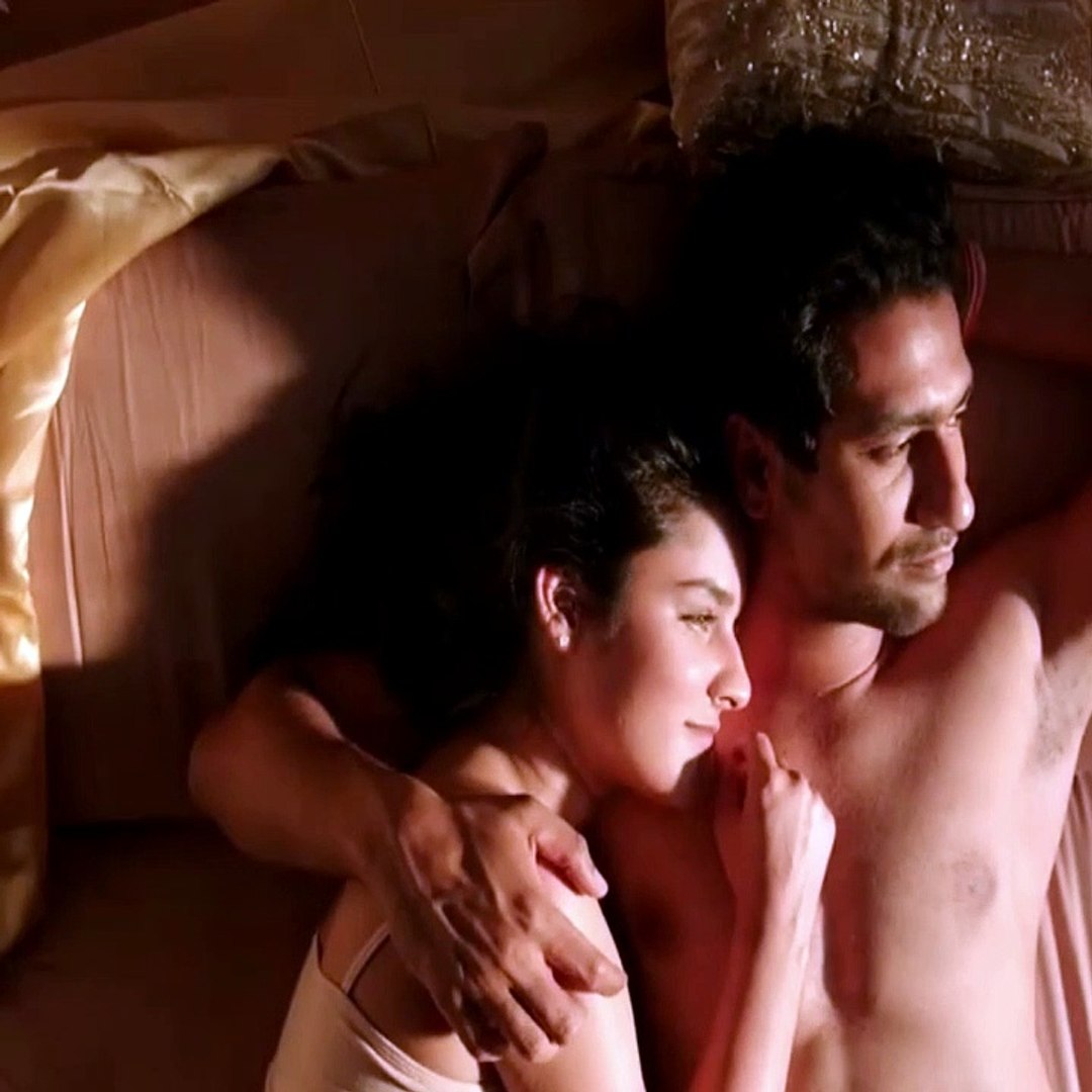 Kiss Hug Best Loving Romantic Movie Clip | Love Per Square Foot | Angira  Dhar | Vicky Kaushal