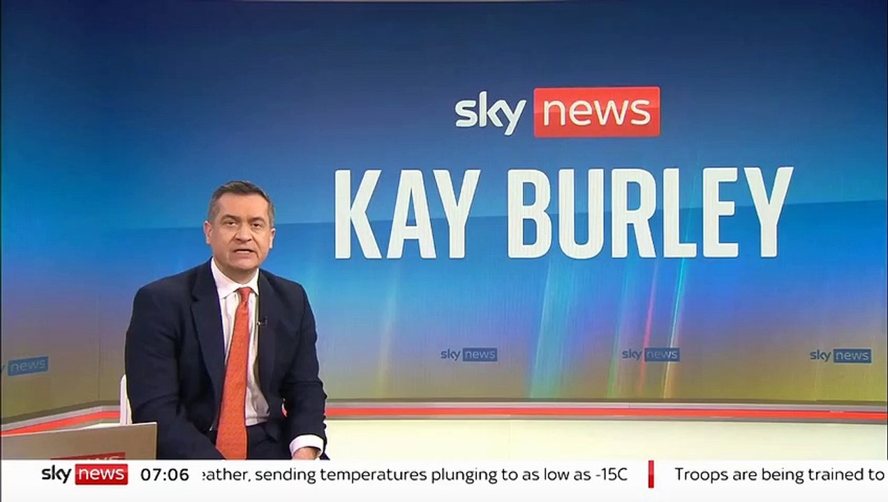 Des milliers d'automobilistes et passagers britanniques ont subi ce matin d'importantes perturbations à cause du gel et des chutes de neige, notamment autour de Londres - VIDEO