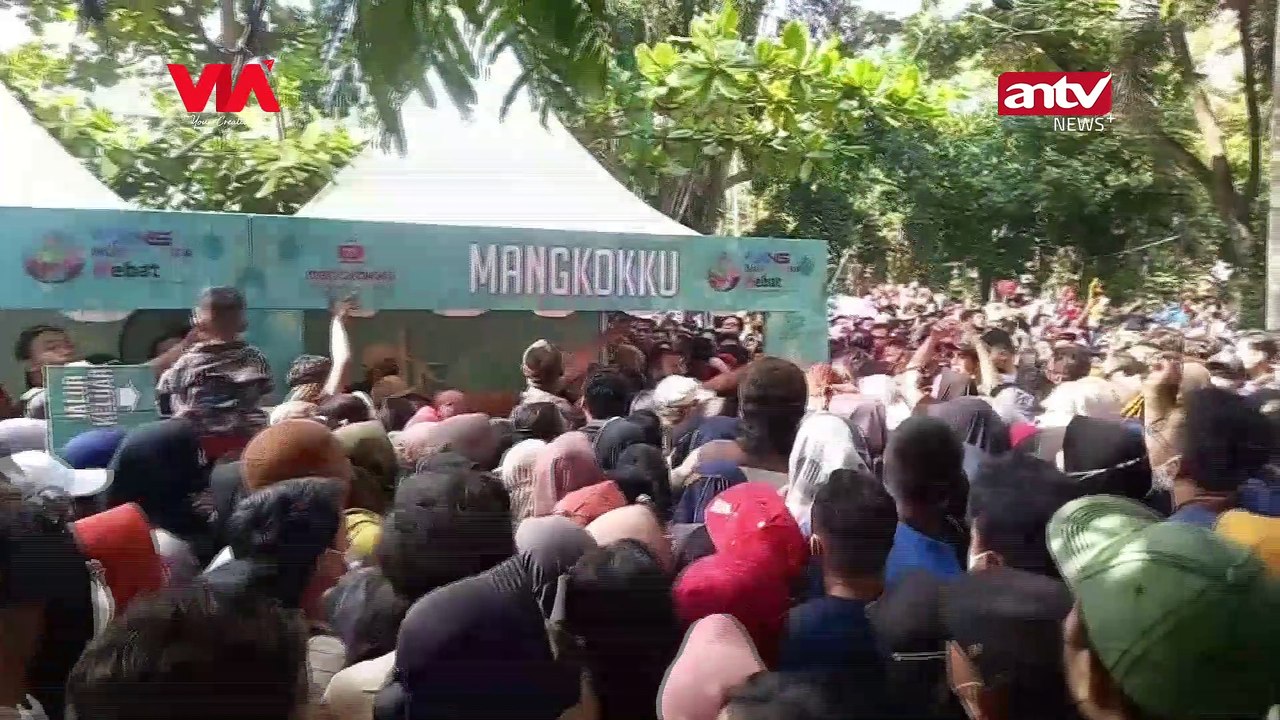 DESAK-DESAKAN BEREBUT KULINER GRATIS, TUKANG COPET PUN BERAKSI