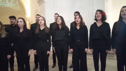 Üniversite öğrencileri Sultan II. Bayezid Külliyesi Sağlık Müzesi'nde konser verdi