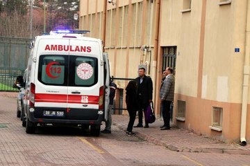 PUDİNG YİYEN 2 ÖĞRENCİ HASTANELİK OLDU