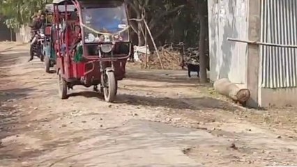 দঃদিনাজপুরঃ রাস্তা নিয়ে নরক যন্ত্রণা! ক্ষোভে ফুঁসছেন বাসিন্দারা