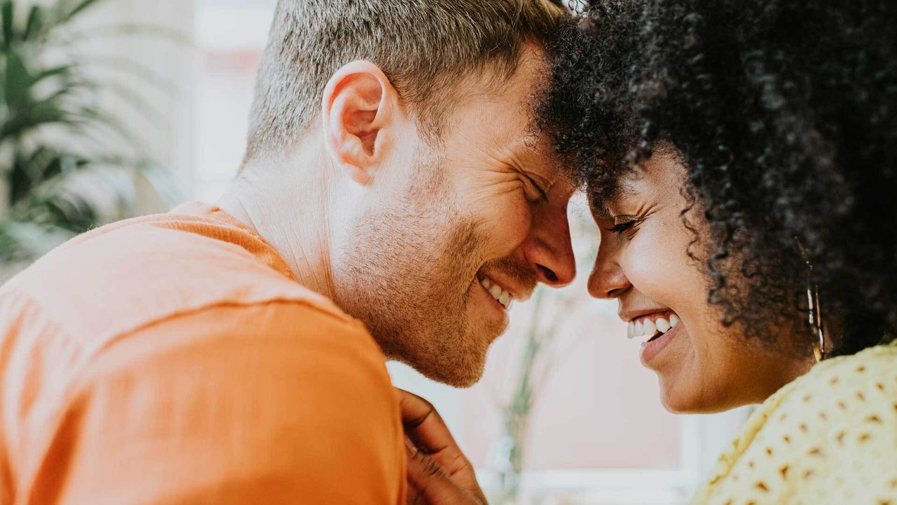 Diese 4 Dinge machen glückliche Paare jeden Tag