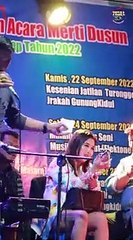 Riecha Monica Cover " Kandas " dangdut music Indonesia