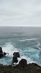 Rescatan a dos turistas del charco La Laja